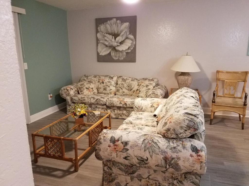 2br 1ba Vacation Rental Sienna Park — 4-Star Luxury Hotel in Sarasota, United States