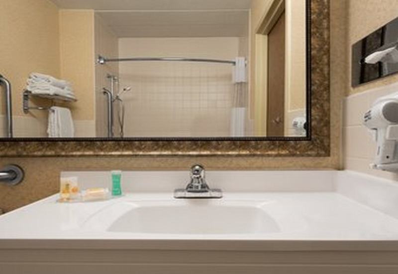 Days Hotel Minneapolis University of Minnesota - photo 9