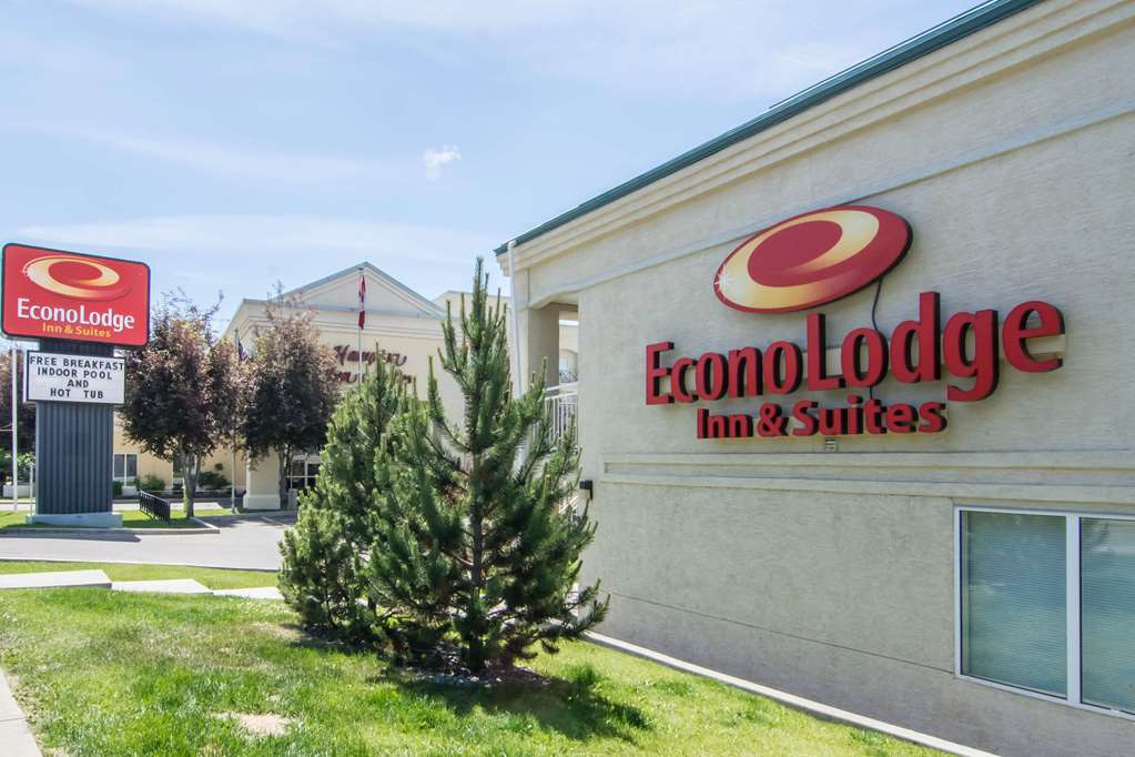 Econo Lodge Inn & Suites University — Calgary — photo 4