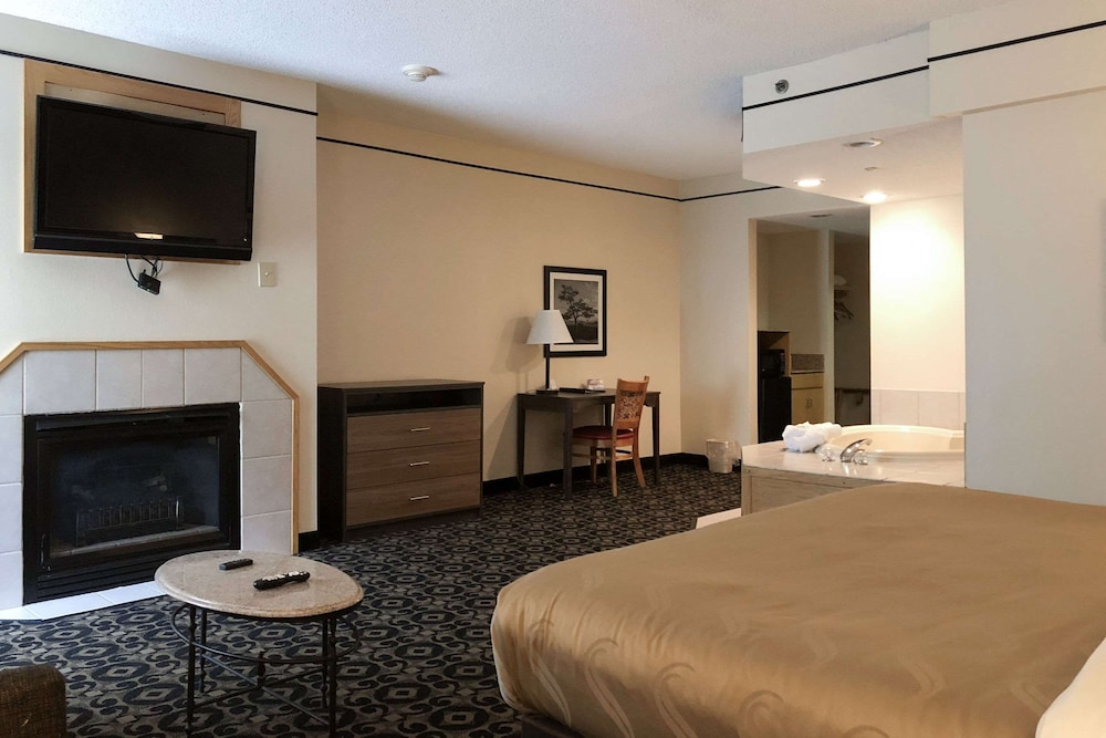 Quality Inn & Suites Boone University Area - photo 12