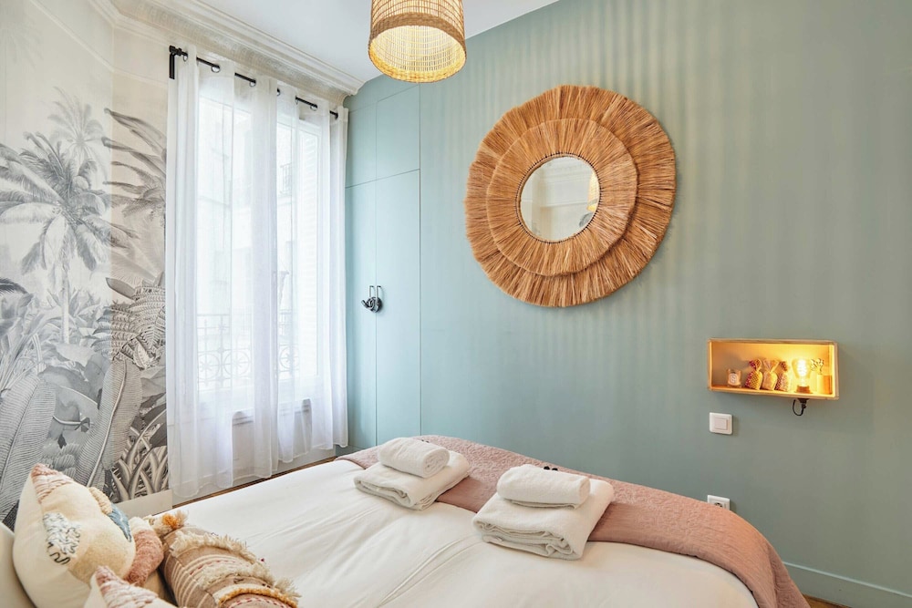 Superb Apartment Invalides Eiffel Tower - carbon neutral hotel in Paris