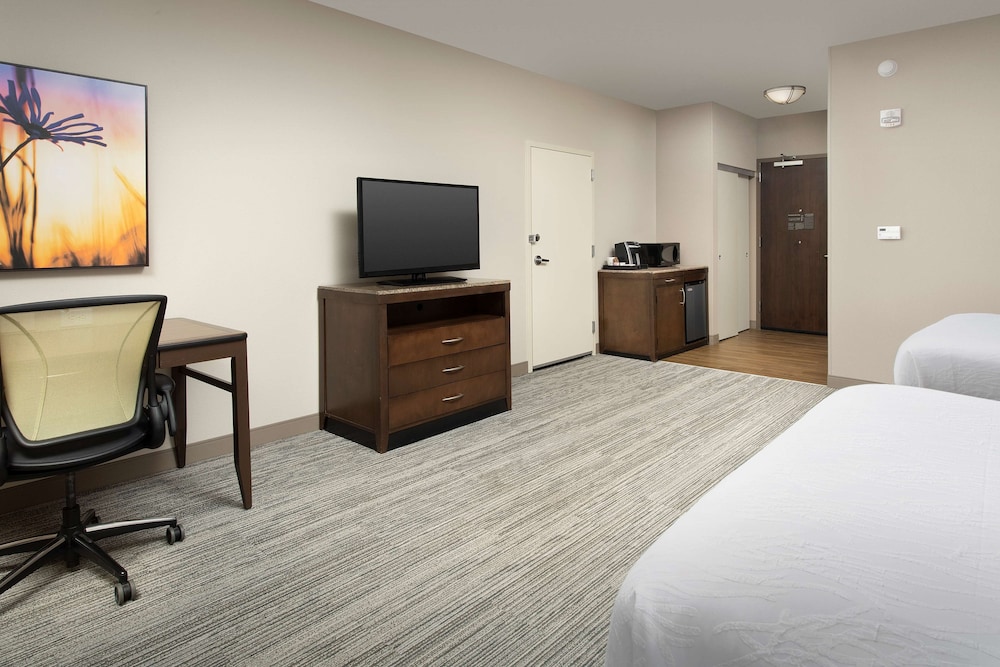 Hilton Garden Inn Charlotte Airport - photo 4