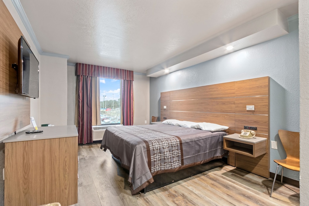 Regency Inn Near Boardwalk & Hurlburt Field - photo 14