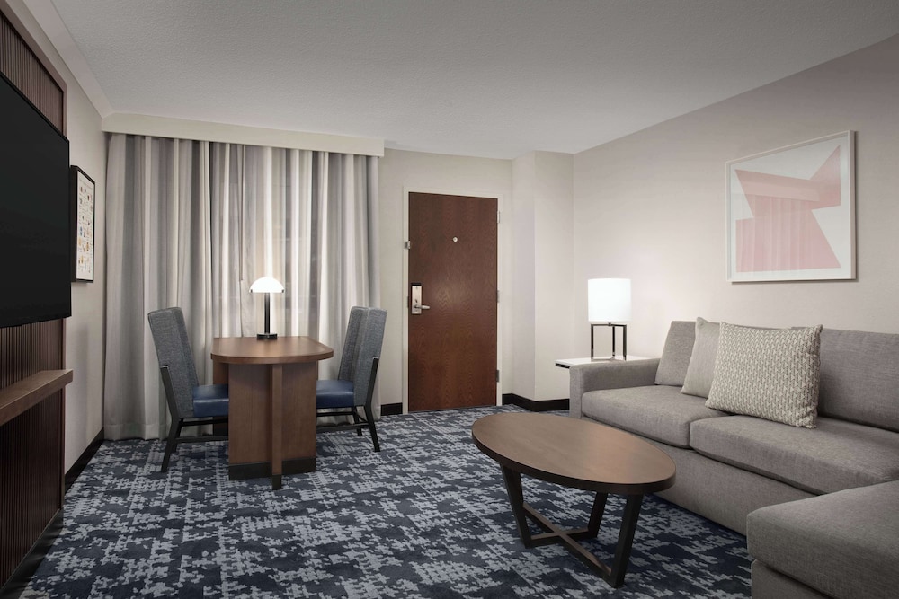 Embassy Suites by Hilton Dallas Near the Galleria - photo 23