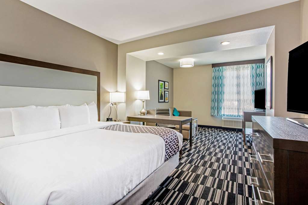 La Quinta Inn & Suites by Wyndham Sweetwater East - photo 22