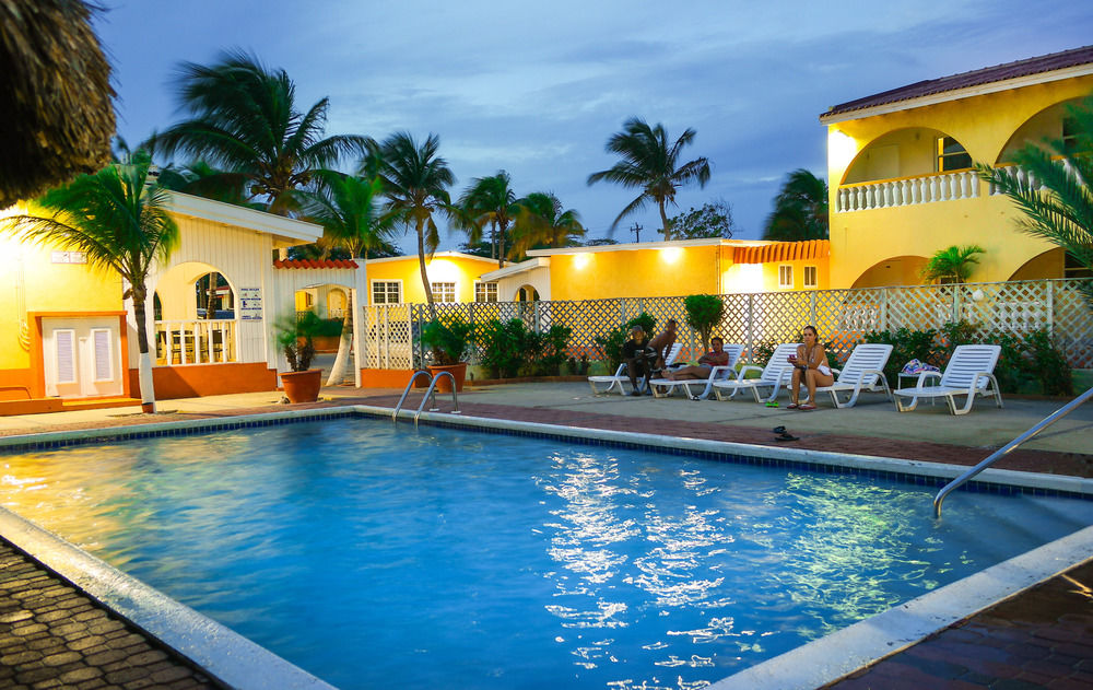 Coconut Inn - carbon neutral hotel in Noord