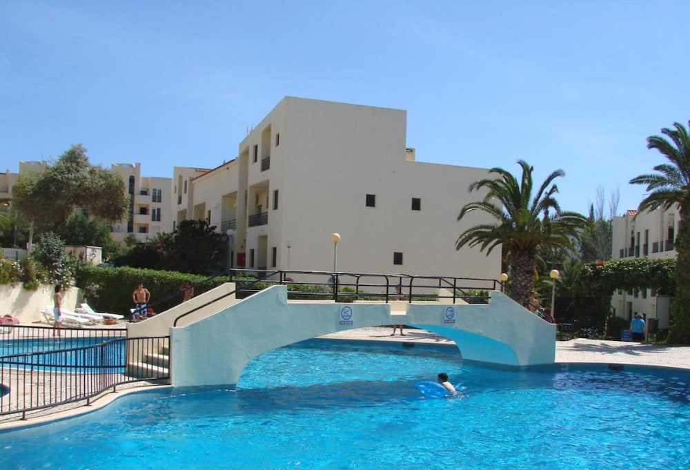 Pool & Beach Two Balconies Alvor Holiday Club — 4-Star Luxury Hotel in Alvor, Portugal
