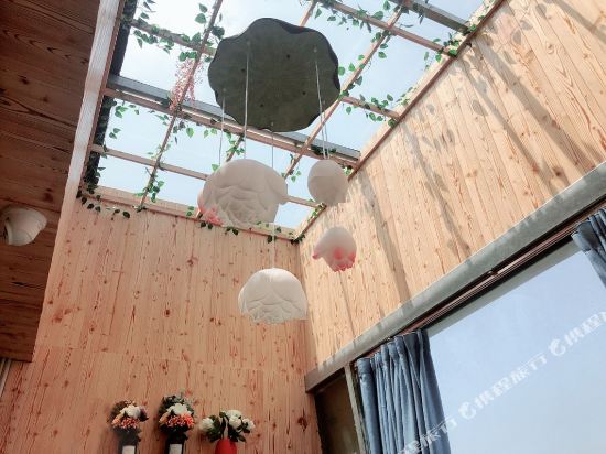 Youth post station - carbon neutral hotel in Ningbo