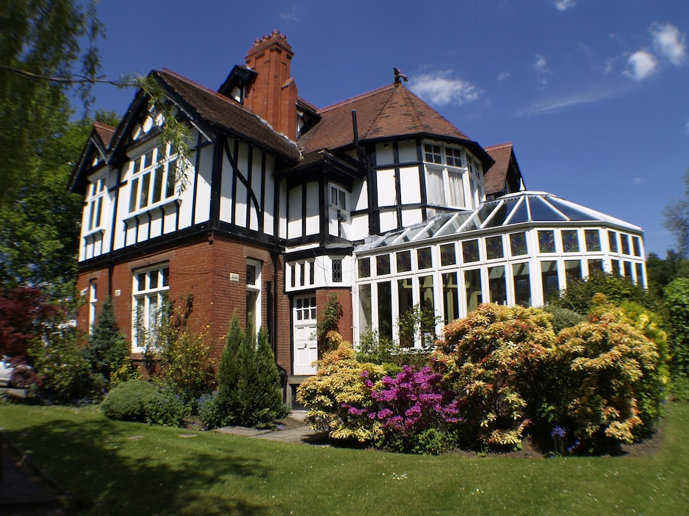 The Normanhurst Hotel — hotel in Sale