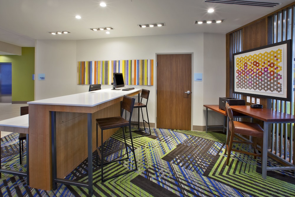 Holiday Inn Express & Suites South Hill by IHG - photo 27