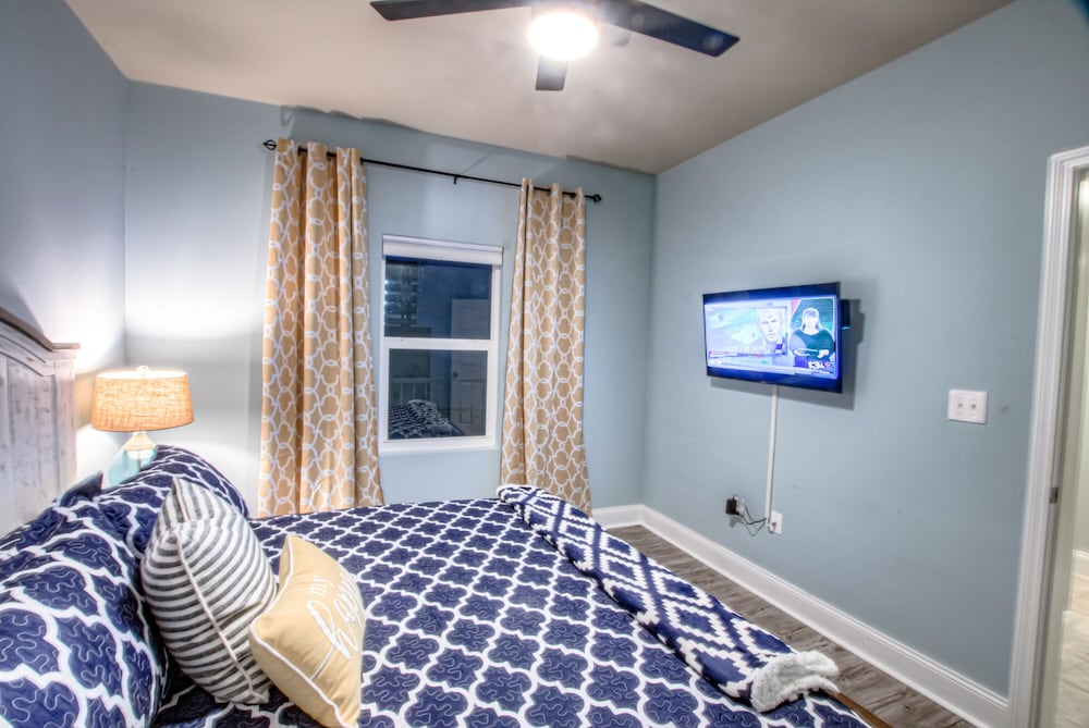 Laketown Wharf Resort by Aneliya's Rentals - photo 228