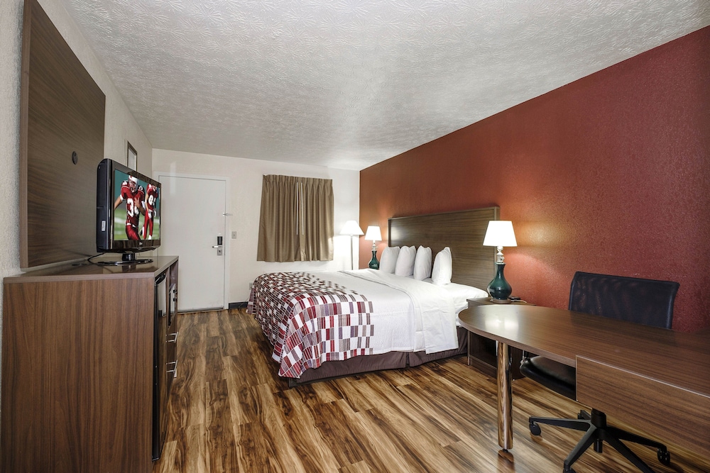 Red Roof Inn Edgewood - photo 6