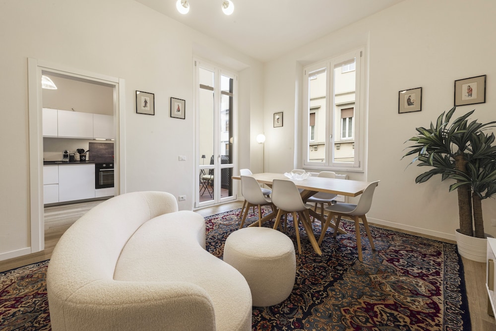 Salutati Apartments by MMega — 4-Star Luxury Hotel in Florence, Italy