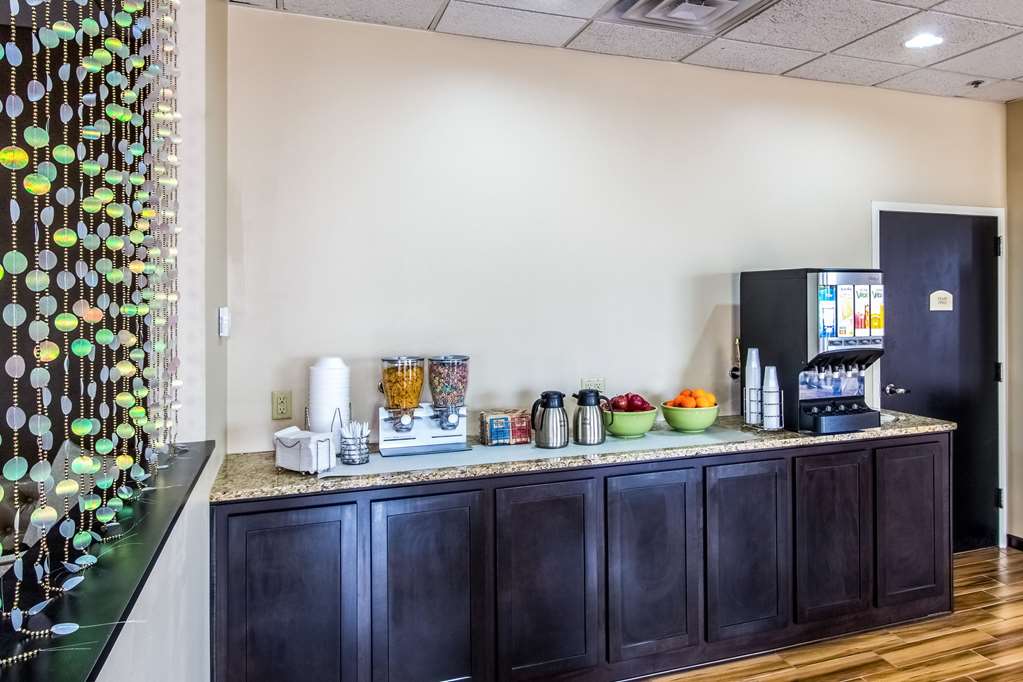 Quality Inn & Suites Moline Quad Cities - photo 21