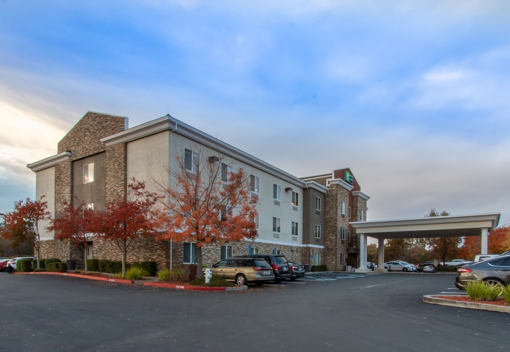 Holiday Inn Express Hotel & Suites Roseville Galleria Area by IHG - photo 124