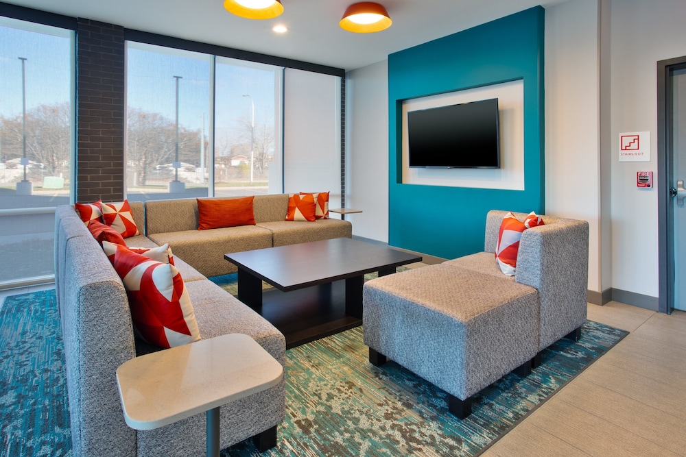 avid hotel Detroit Warren by IHG - photo 39