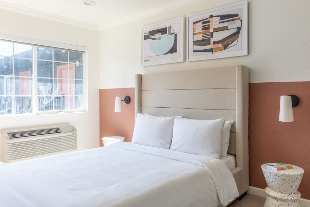 Signature Inn Oakland - photo 17