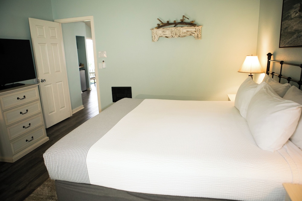 Sea Otter Inn - photo 9