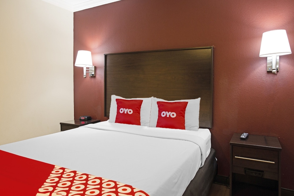 OYO Hotel McAllen Airport South - photo 15