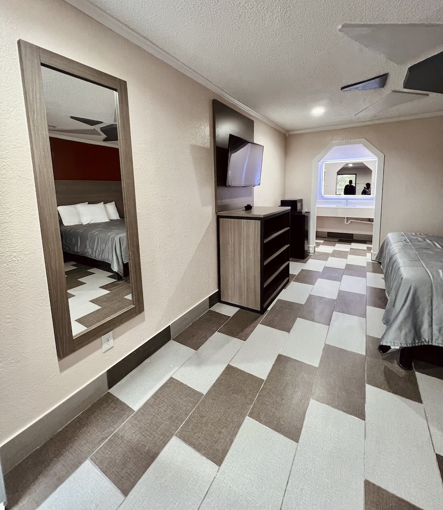 Hotel Houston I 69 & I 610 by OYO - photo 13