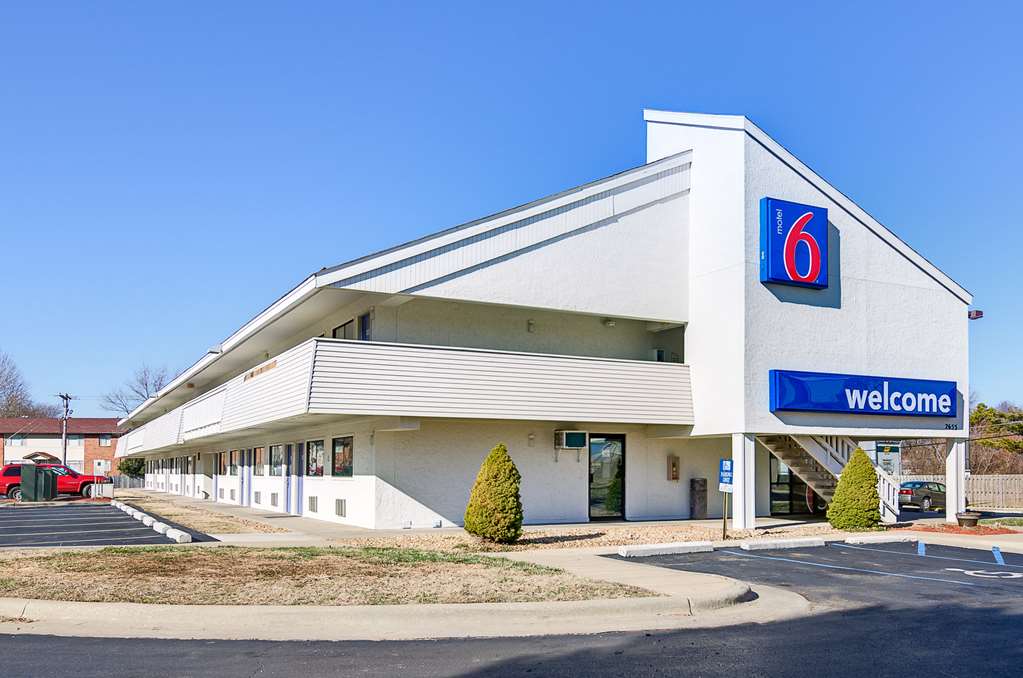 Motel 6 Springfield MO North - photo 2