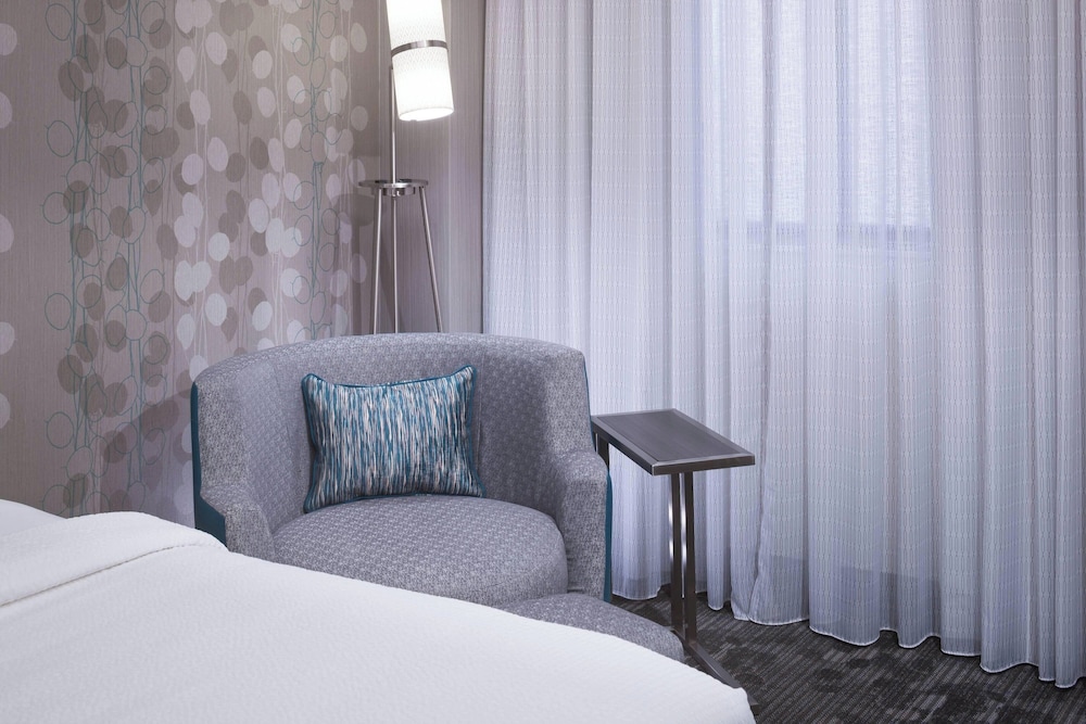 Courtyard by Marriott Omaha Downtown - photo 10