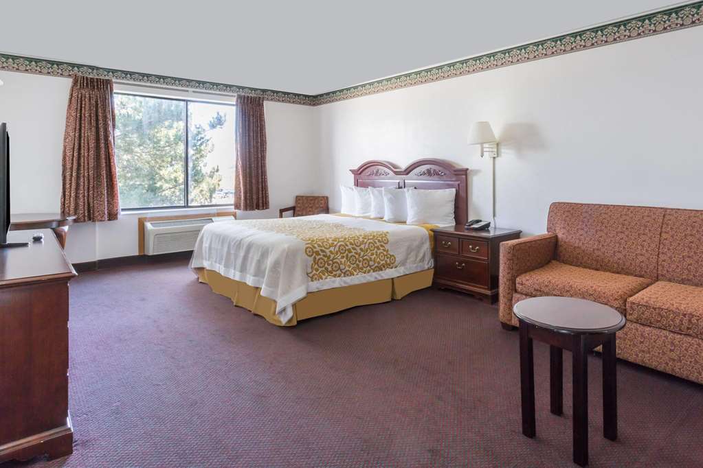 Days Inn by Wyndham Evanston WY - photo 6