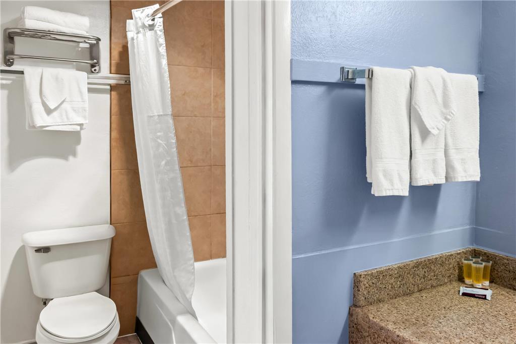 Travelodge by Wyndham Las Vegas NM - photo 17
