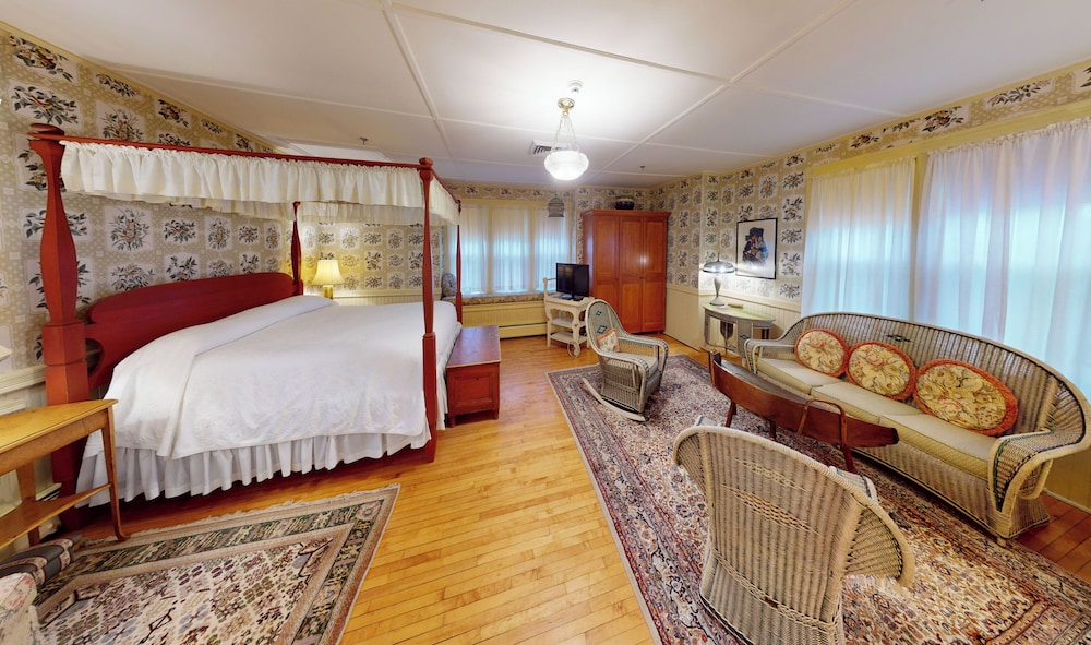 The Red Lion Inn - photo 23