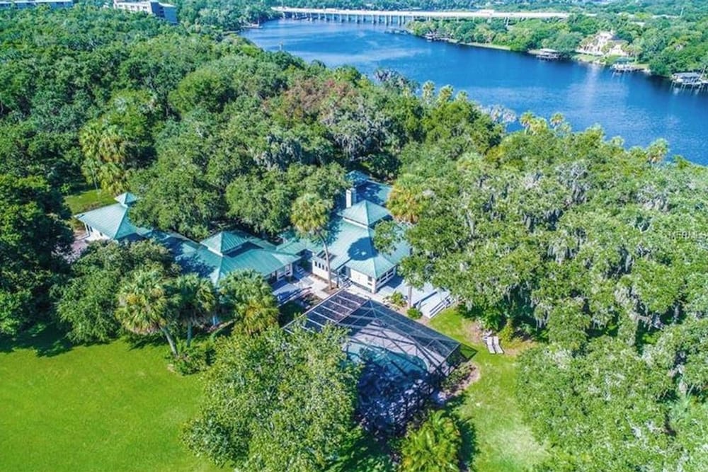 Riverbend Retreat Fla — 4-Star Luxury Hotel in Riverview, United States