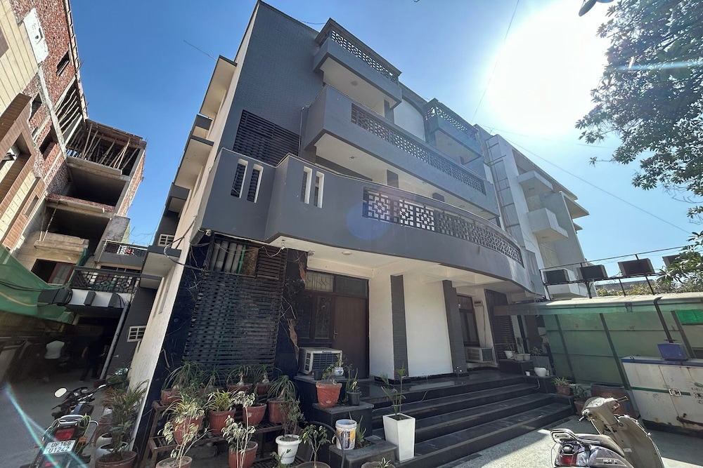 Hotel B K House - last minute hotel in Noida