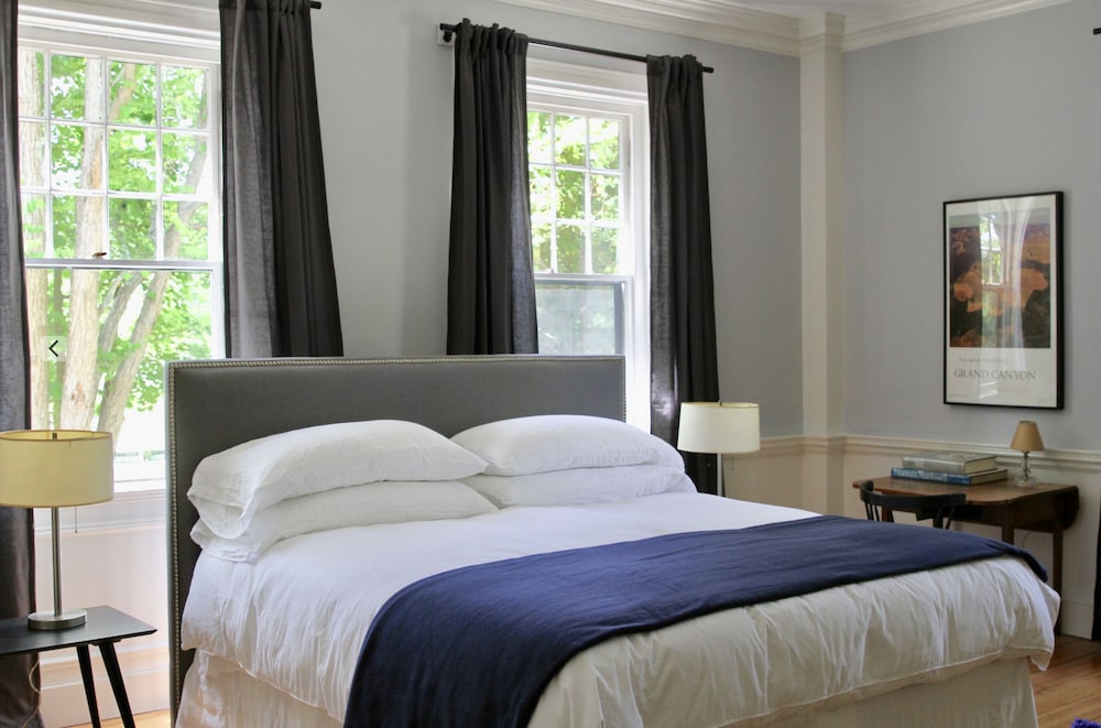 Inn at Kenmore Hall - photo 6