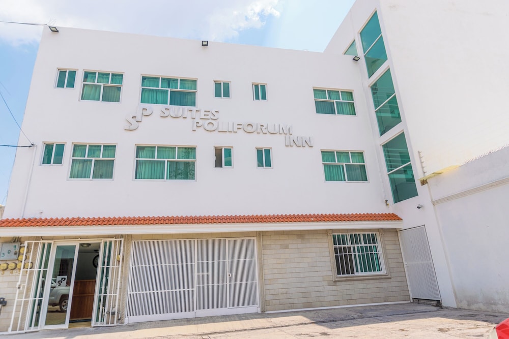 Suites Poliforum Inn in Leon De Los Aldama, Mexico
