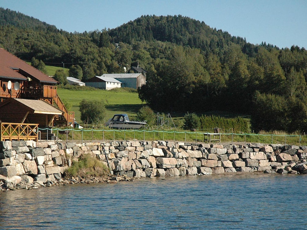 10 Person Holiday Home In Eidsvag 13608689 — Molde