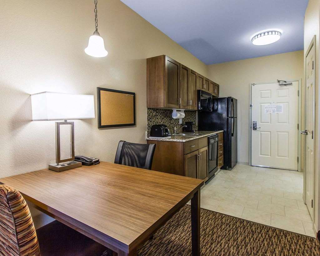 MainStay Suites Watford City Event Center - photo 8
