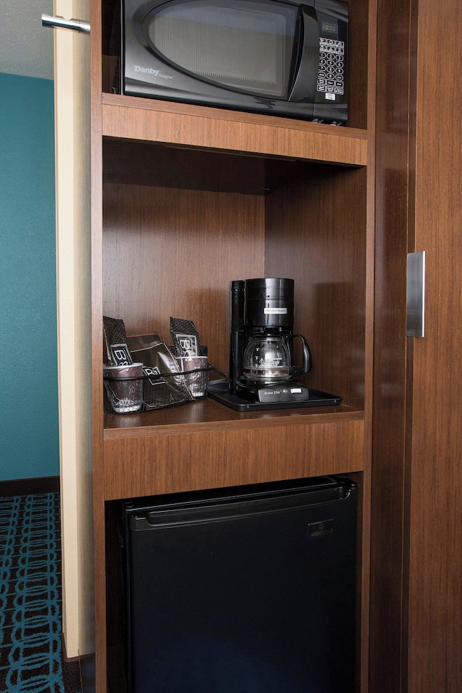 Fairfield Inn & Suites Peru - photo 10