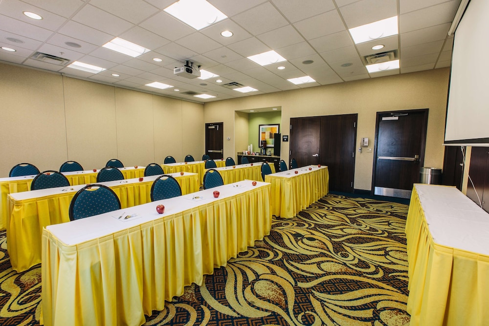 Hampton Inn & Suites Effingham - photo 85
