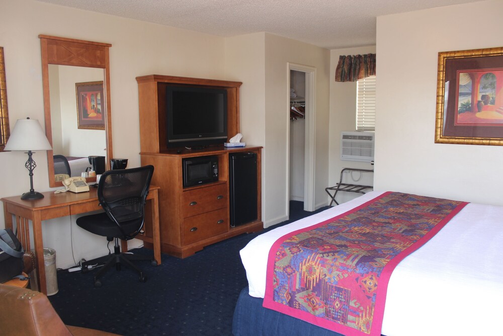 Dixie Palms Motel - photo 8