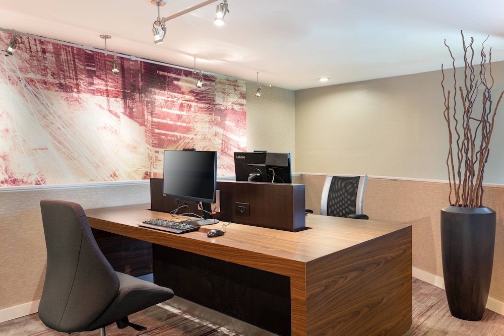 Courtyard by Marriott Miami Airport West Doral - photo 16