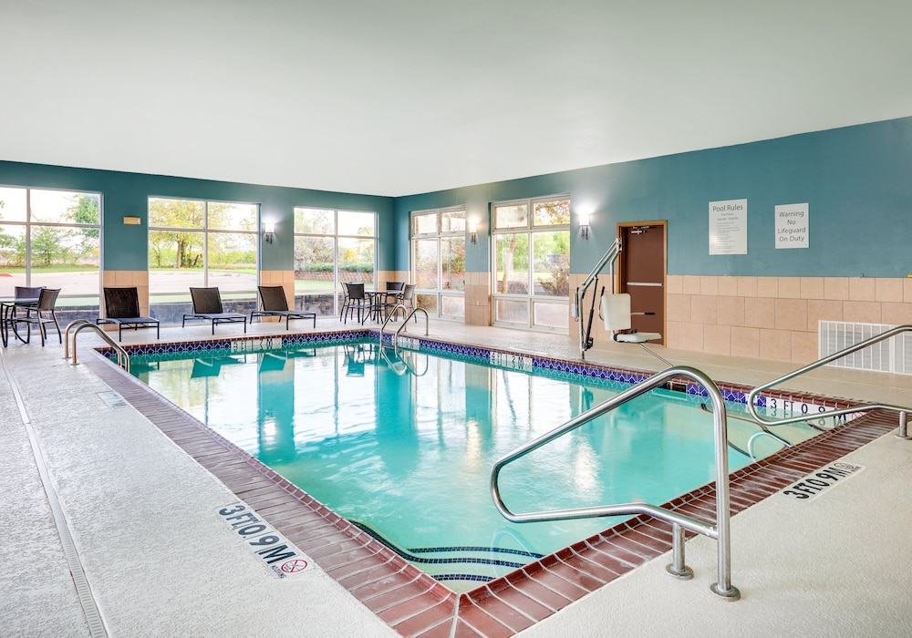 Holiday Inn Express Hotel & Suites Cleburne by IHG - photo 18