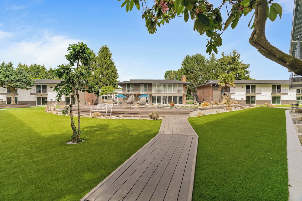 Sunrise Garden Suites - photo 22