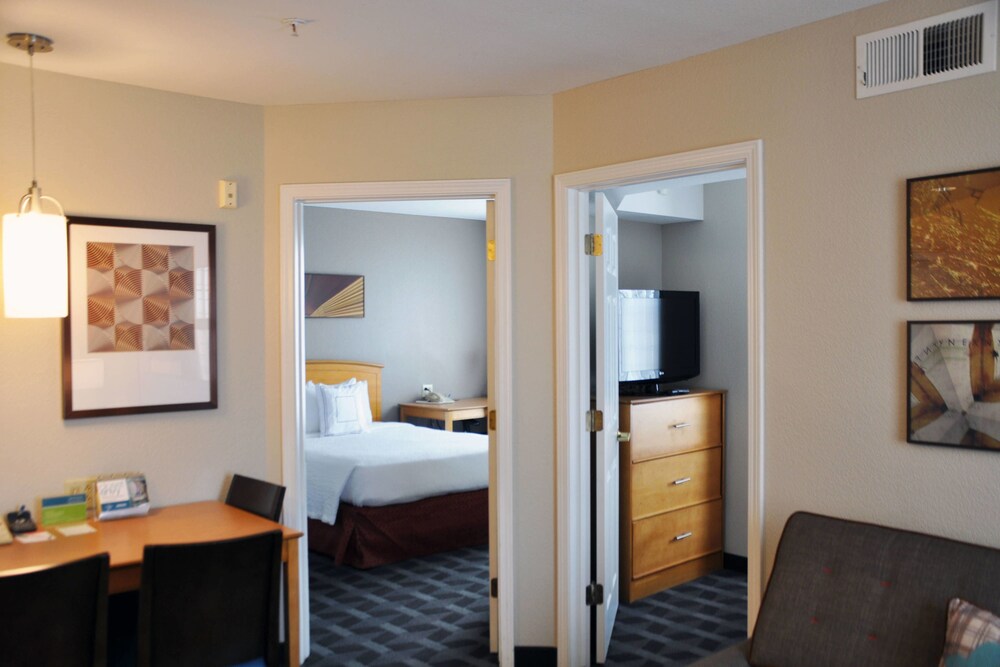 Towneplace Suites Abq Airport - photo 12