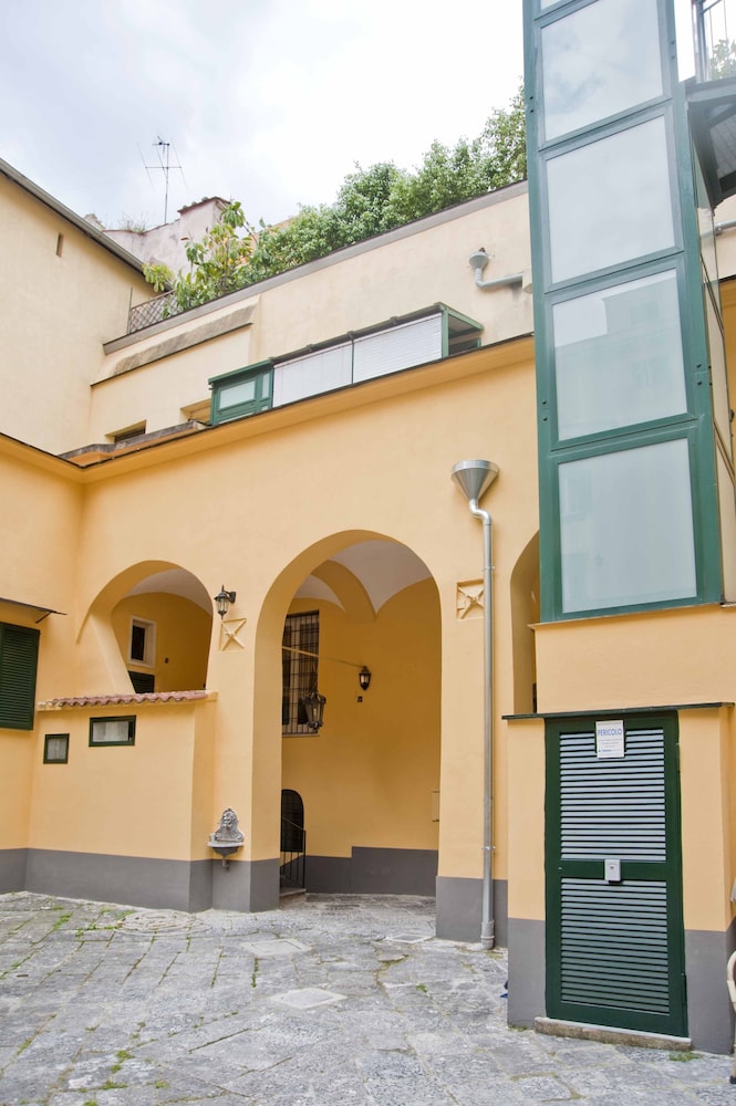 Napul'è Apartment — 4-Star Luxury Hotel in Naples, Italy