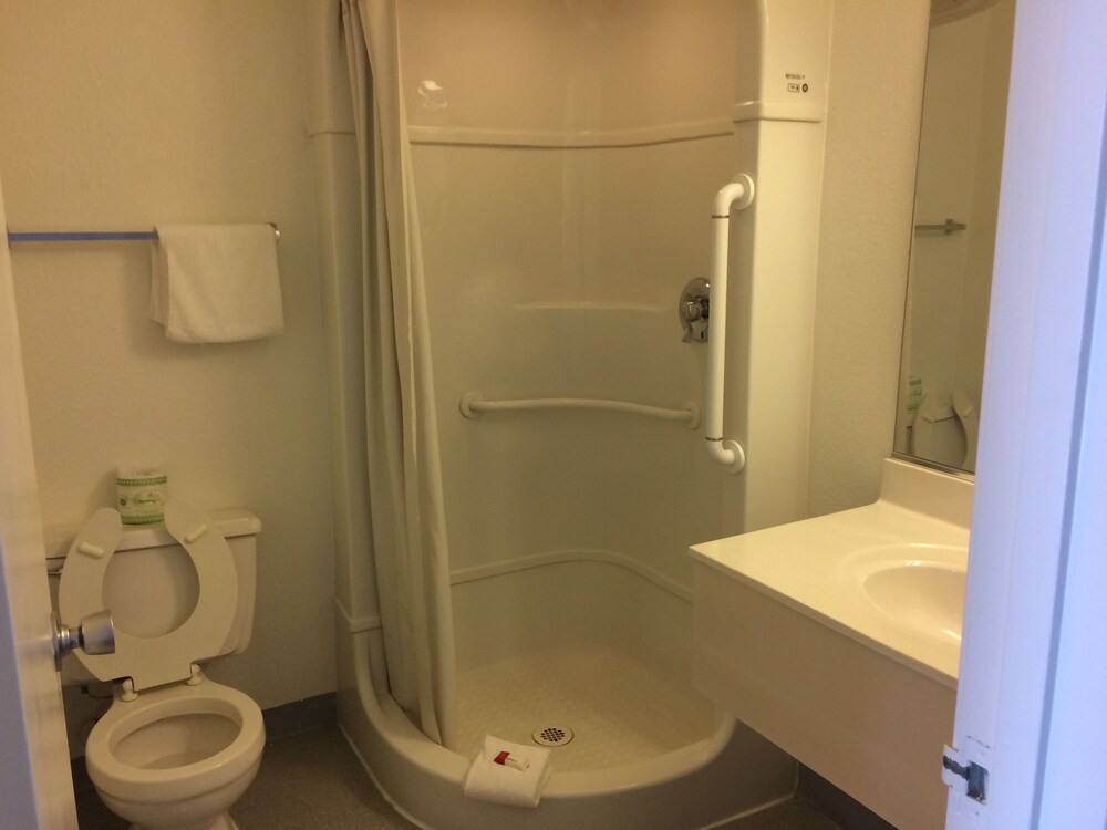 Travelodge by Wyndham Raton - photo 15