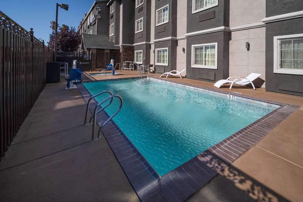 Microtel Inn & Suites by Wyndham Tracy - photo 11