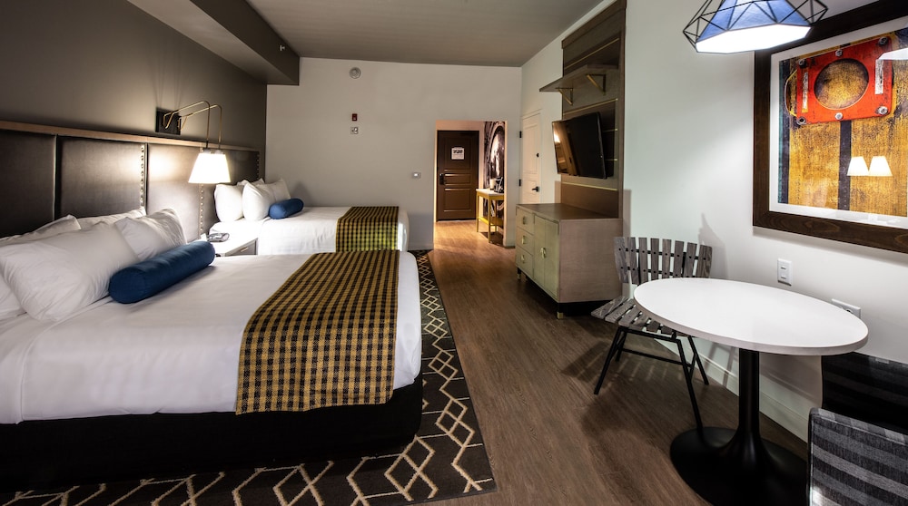 Hotel Indigo Hattiesburg by IHG - photo 8