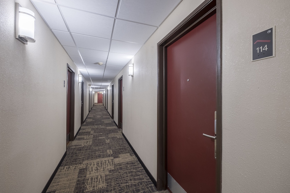 Red Roof Inn Allentown South - photo 2