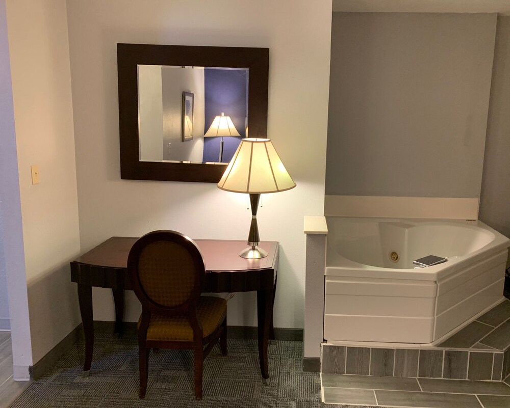 The Metropolitan Hotel - photo 12