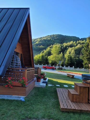 Mountain A Frame Resort com Avram Iancu — hotel in Budesti