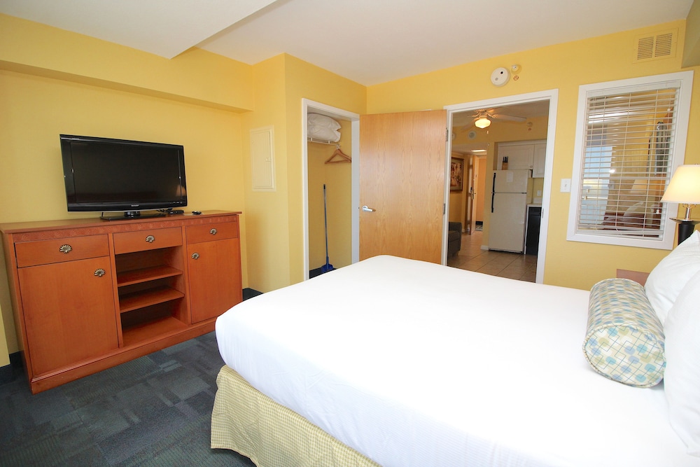 Ocean Sands Resort Oceanfront Virginia Beach by Vacatia - photo 9